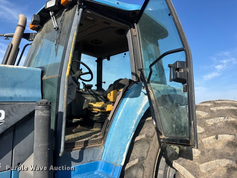 image for item MX9159 2001 New Holland 8870 Genesis 4WD tractor
