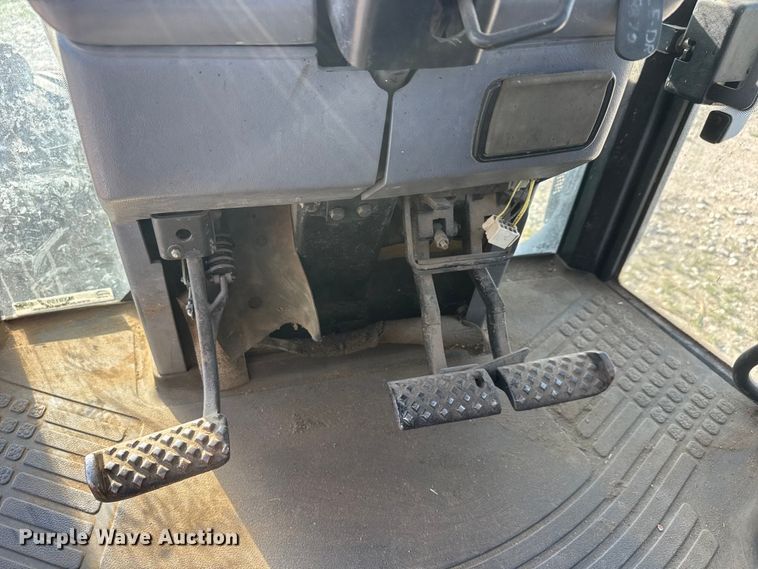 image for item MX9159 2001 New Holland 8870 Genesis 4WD tractor