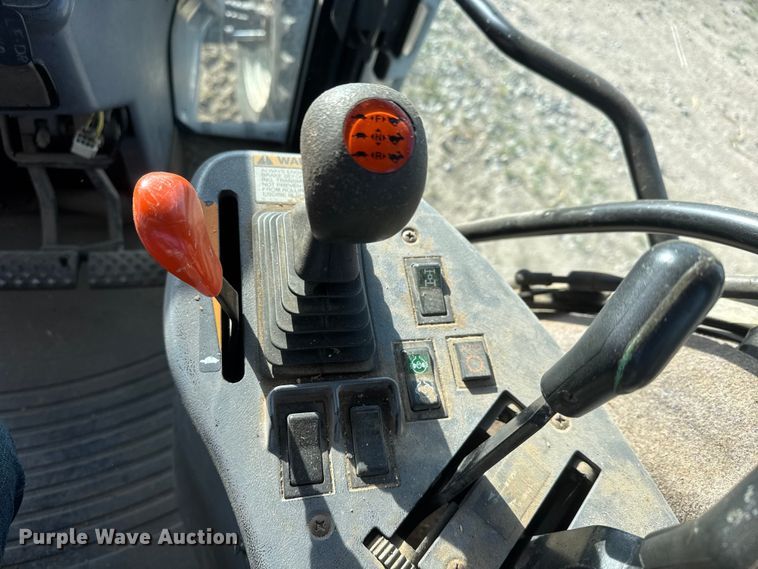 image for item MX9159 2001 New Holland 8870 Genesis 4WD tractor