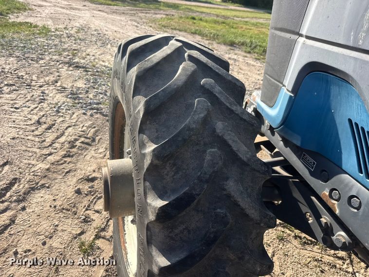 image for item MX9159 2001 New Holland 8870 Genesis 4WD tractor