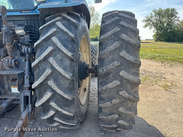 image for item MX9159 2001 New Holland 8870 Genesis 4WD tractor