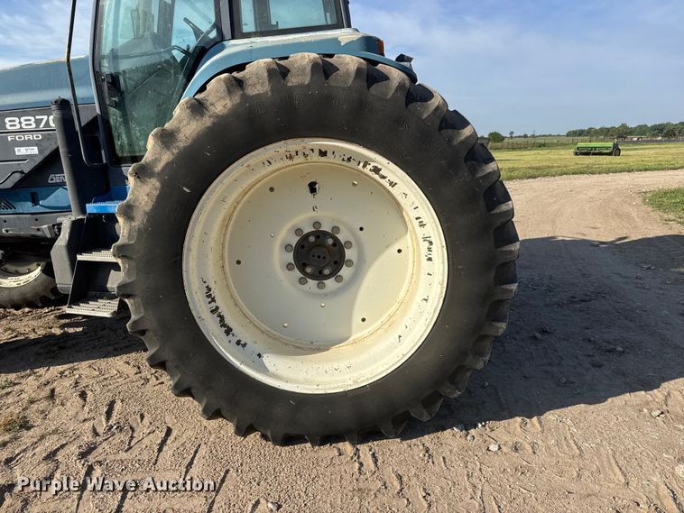 image for item MX9159 2001 New Holland 8870 Genesis 4WD tractor