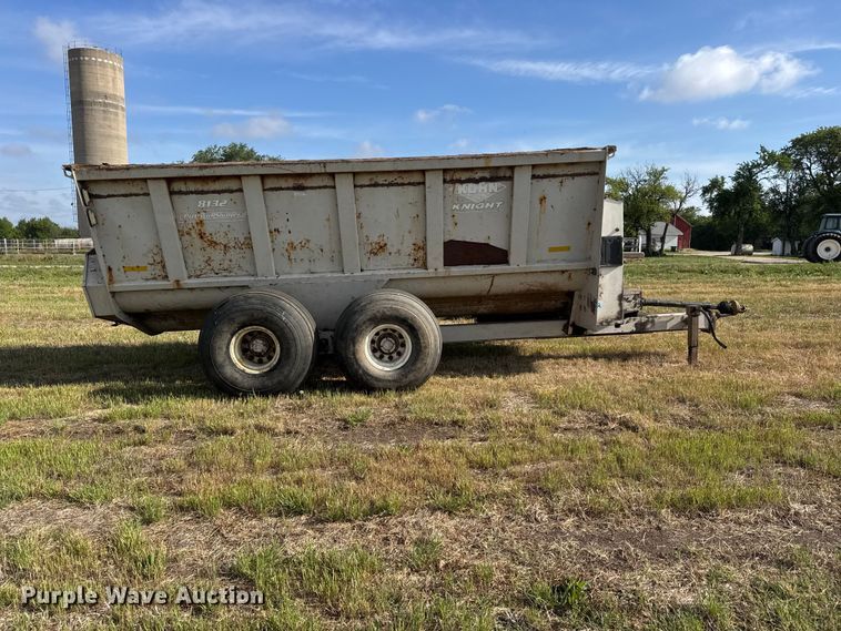 image for item MX9161 Kuhn 8132 ProTwin Slinger manure spreader
