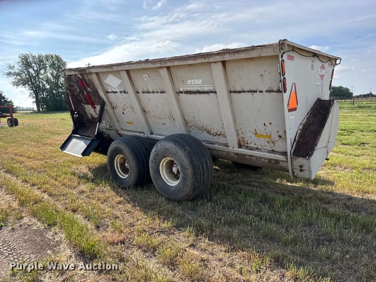 image for item MX9161 Kuhn 8132 ProTwin Slinger manure spreader