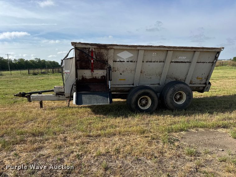 image for item MX9161 Kuhn 8132 ProTwin Slinger manure spreader
