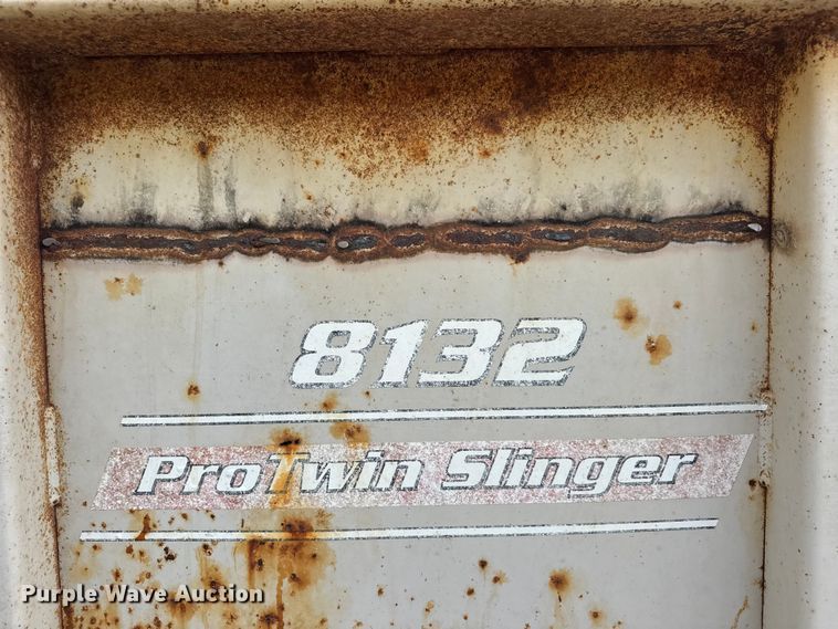 image for item MX9161 Kuhn 8132 ProTwin Slinger manure spreader