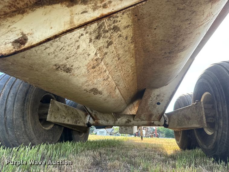 image for item MX9161 Kuhn 8132 ProTwin Slinger manure spreader