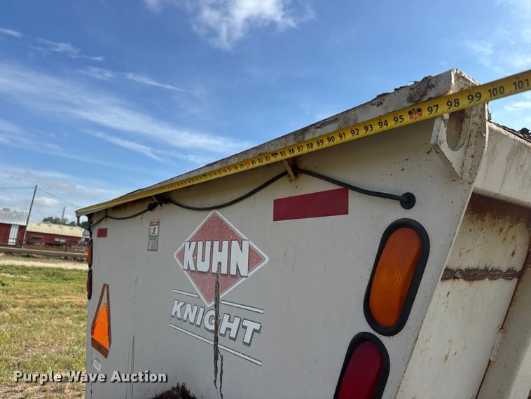 image for item MX9161 Kuhn 8132 ProTwin Slinger manure spreader