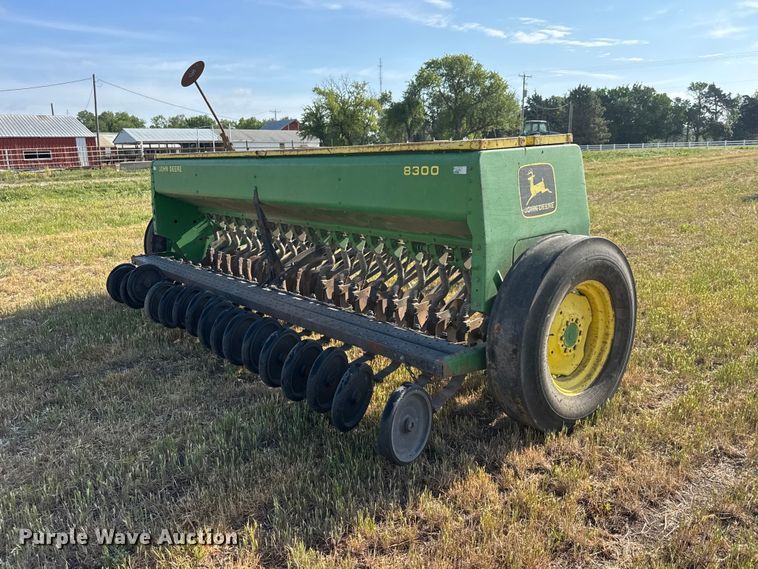 image for item MX9162 John Deere 8300 grain drill