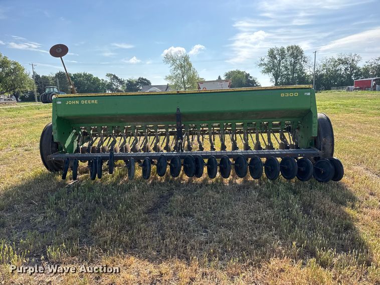 image for item MX9162 John Deere 8300 grain drill