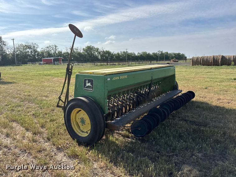 image for item MX9162 John Deere 8300 grain drill