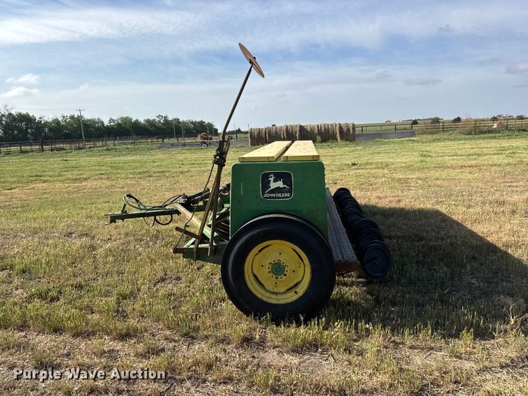 image for item MX9162 John Deere 8300 grain drill
