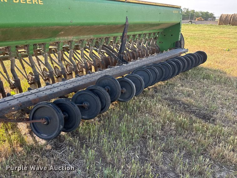 image for item MX9162 John Deere 8300 grain drill