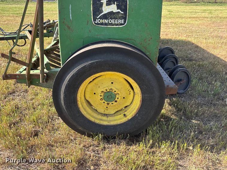 image for item MX9162 John Deere 8300 grain drill