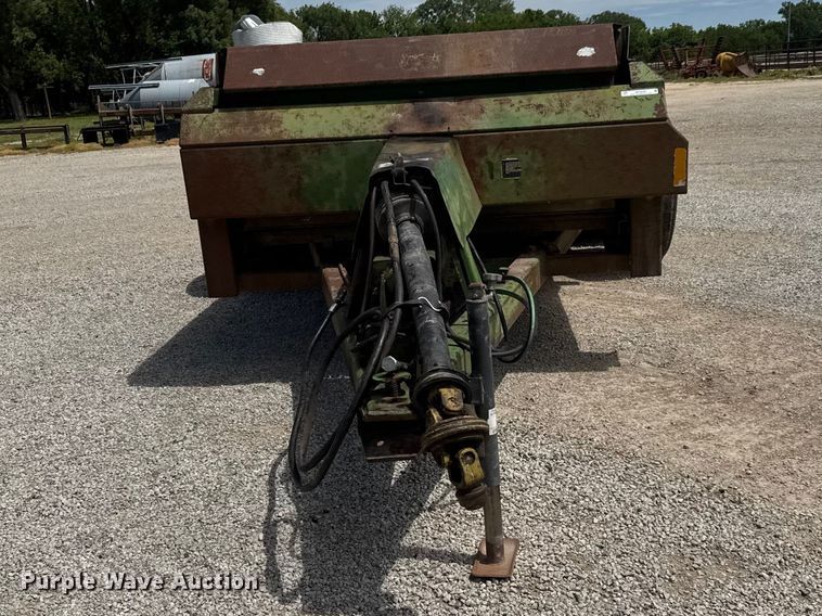 image for item MX9239 John Deere 780 Manure spreader