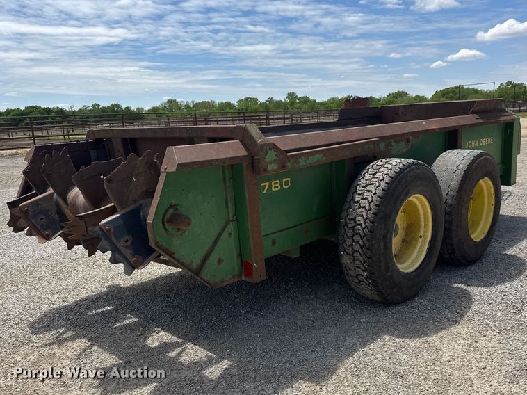 image for item MX9239 John Deere 780 Manure spreader