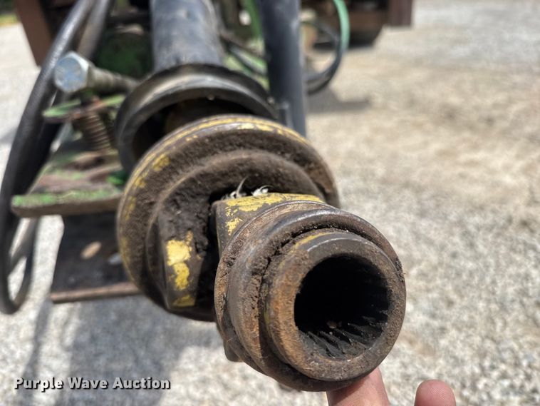 image for item MX9239 John Deere 780 Manure spreader