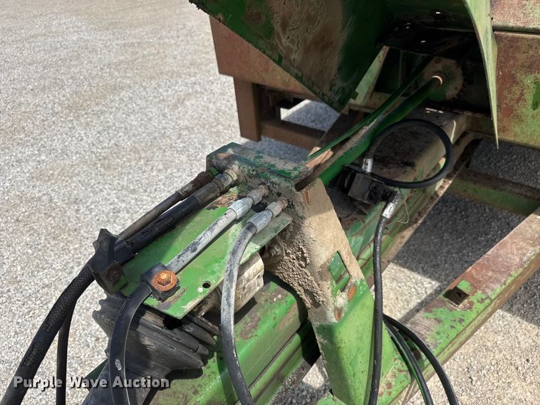 image for item MX9239 John Deere 780 Manure spreader