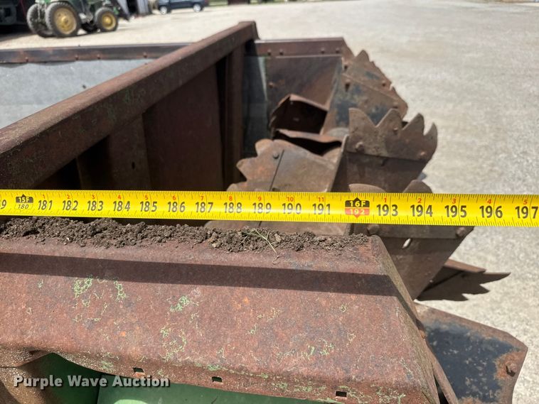 image for item MX9239 John Deere 780 Manure spreader