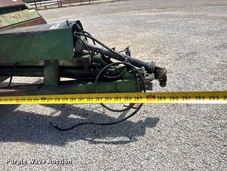 image for item MX9239 John Deere 780 Manure spreader