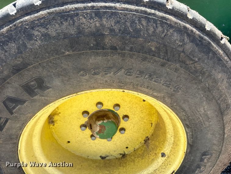 image for item MX9239 John Deere 780 Manure spreader