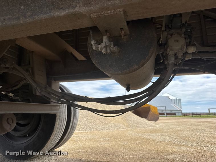 image for item MX9240 2006 Timpte Super Hopper grain trailer