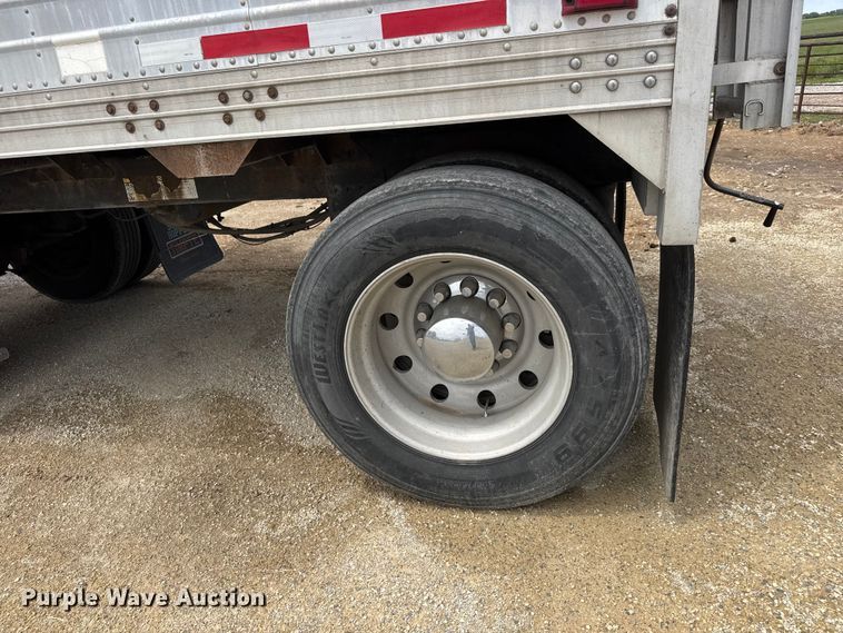 image for item MX9240 2006 Timpte Super Hopper grain trailer