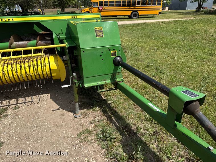 image for item MX9241 John Deere 336 small square baler
