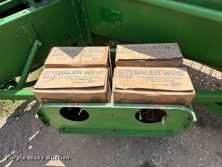 image for item MX9241 John Deere 336 small square baler