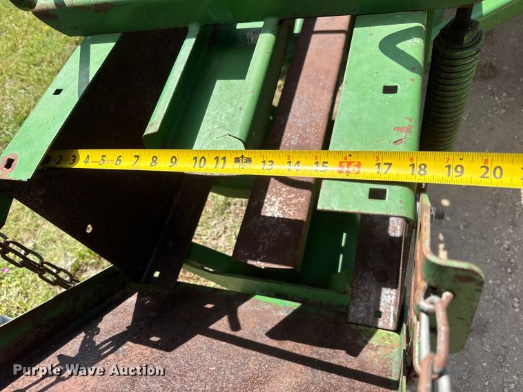 image for item MX9241 John Deere 336 small square baler