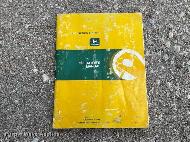 image for item MX9241 John Deere 336 small square baler