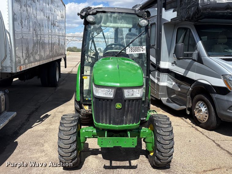 image for item YA3027 2022 John Deere 3033R MFWD tractor