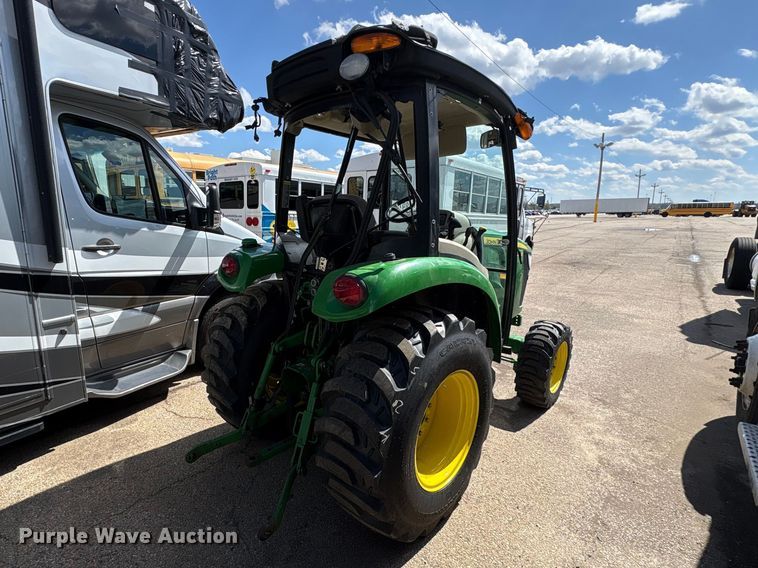 image for item YA3027 2022 John Deere 3033R MFWD tractor