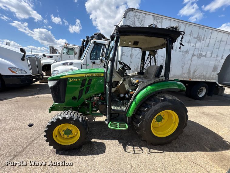 image for item YA3027 2022 John Deere 3033R MFWD tractor