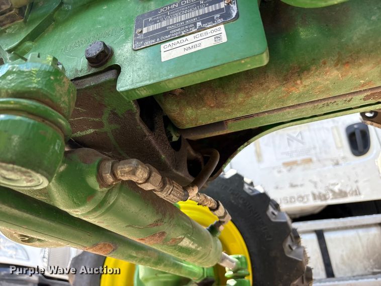image for item YA3027 2022 John Deere 3033R MFWD tractor