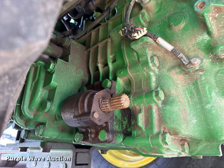 image for item YA3027 2022 John Deere 3033R MFWD tractor