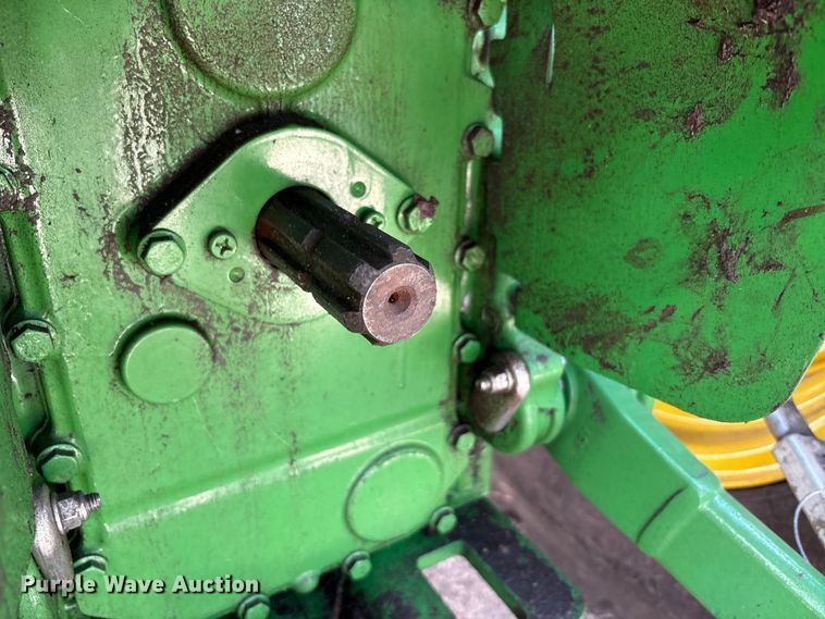 image for item YA3027 2022 John Deere 3033R MFWD tractor