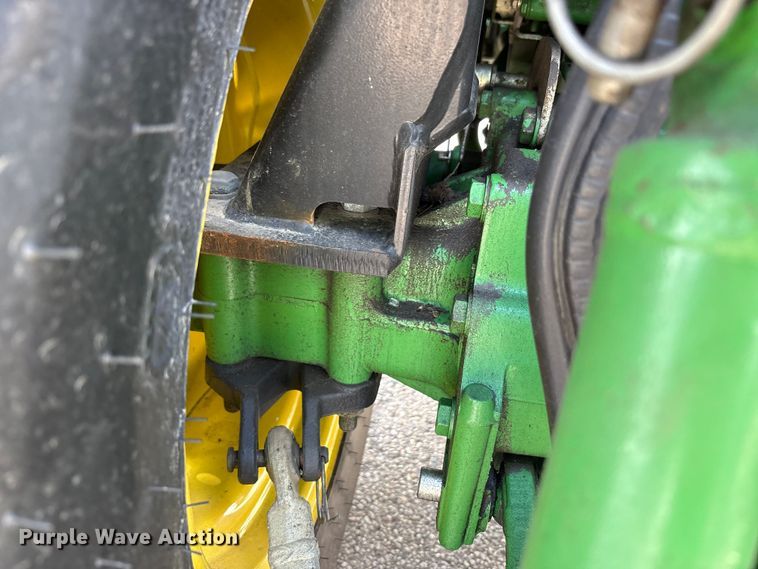 image for item YA3027 2022 John Deere 3033R MFWD tractor