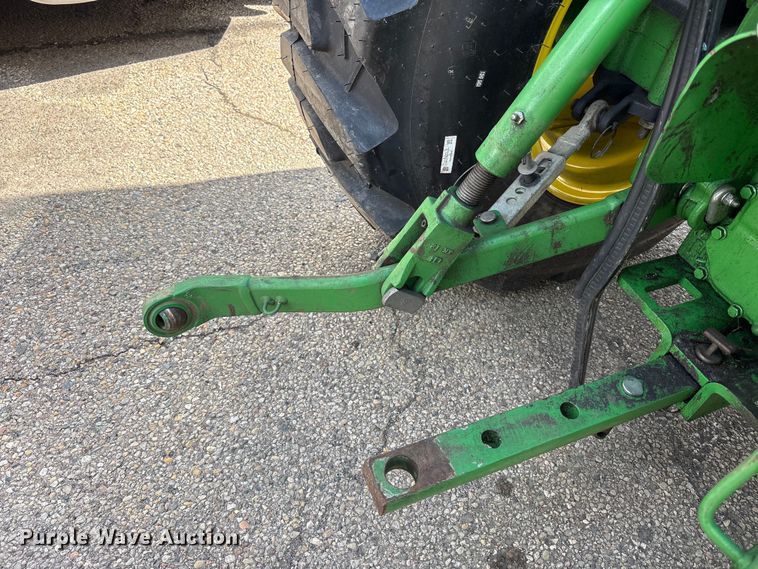 image for item YA3027 2022 John Deere 3033R MFWD tractor