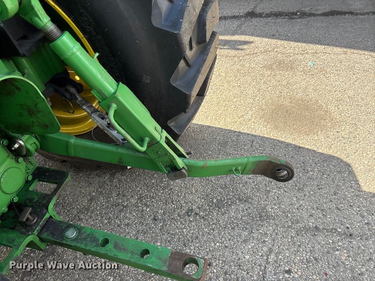 image for item YA3027 2022 John Deere 3033R MFWD tractor