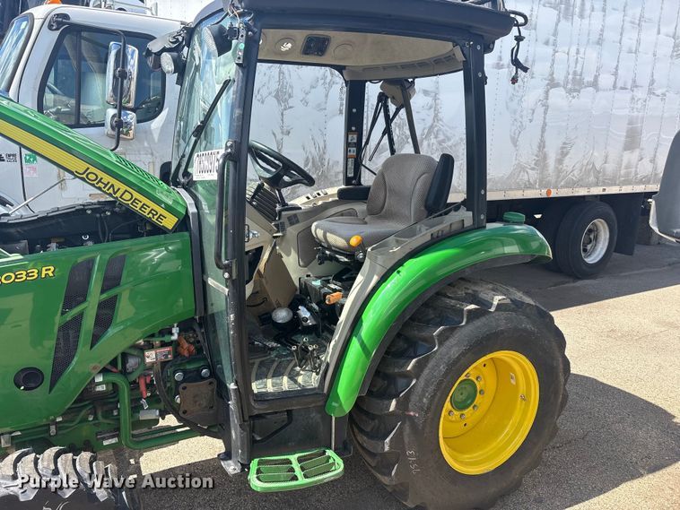 image for item YA3027 2022 John Deere 3033R MFWD tractor