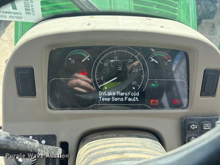 image for item YA3027 2022 John Deere 3033R MFWD tractor