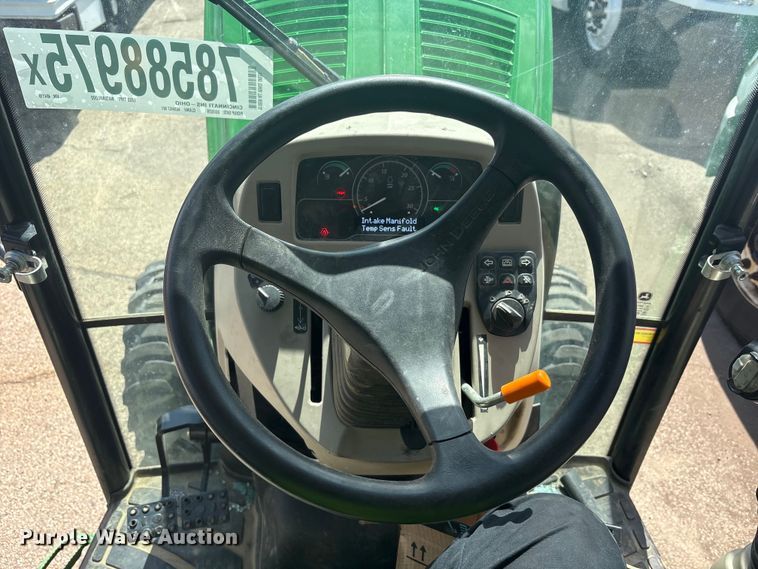 image for item YA3027 2022 John Deere 3033R MFWD tractor