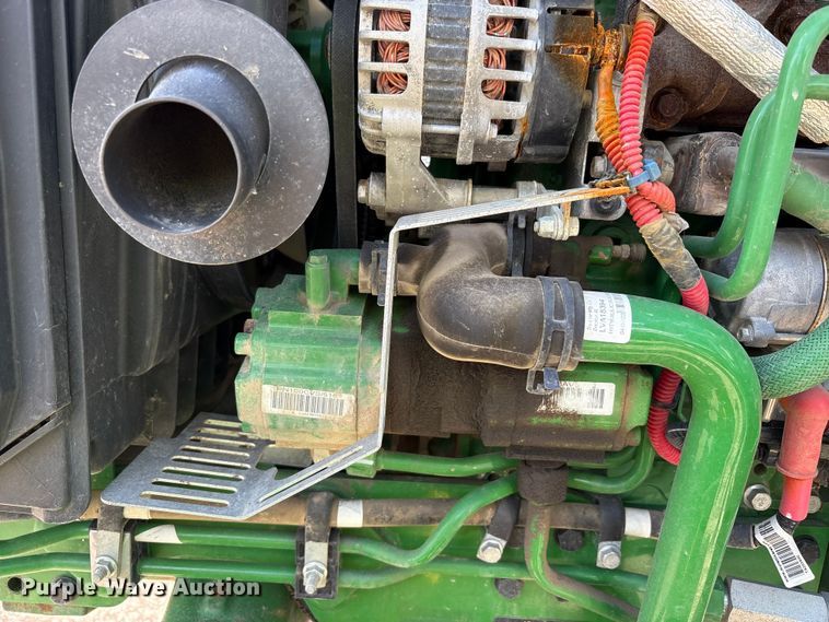 image for item YA3027 2022 John Deere 3033R MFWD tractor