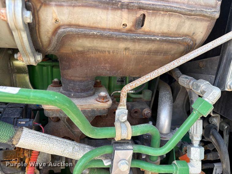 image for item YA3027 2022 John Deere 3033R MFWD tractor