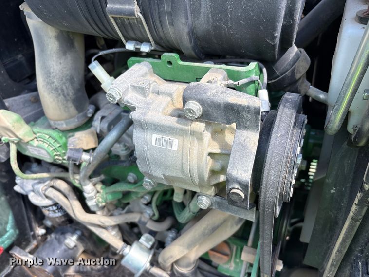 image for item YA3027 2022 John Deere 3033R MFWD tractor