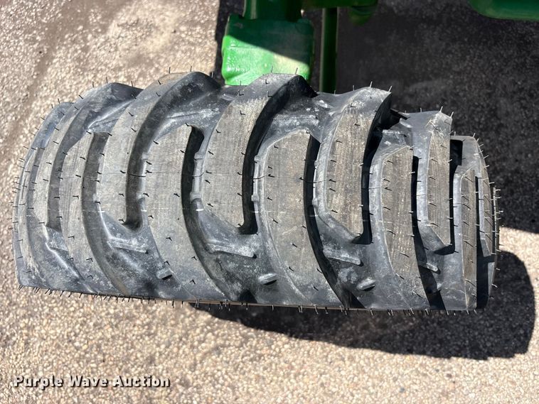image for item YA3027 2022 John Deere 3033R MFWD tractor