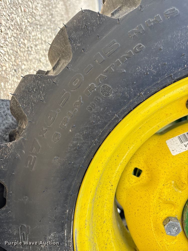image for item YA3027 2022 John Deere 3033R MFWD tractor