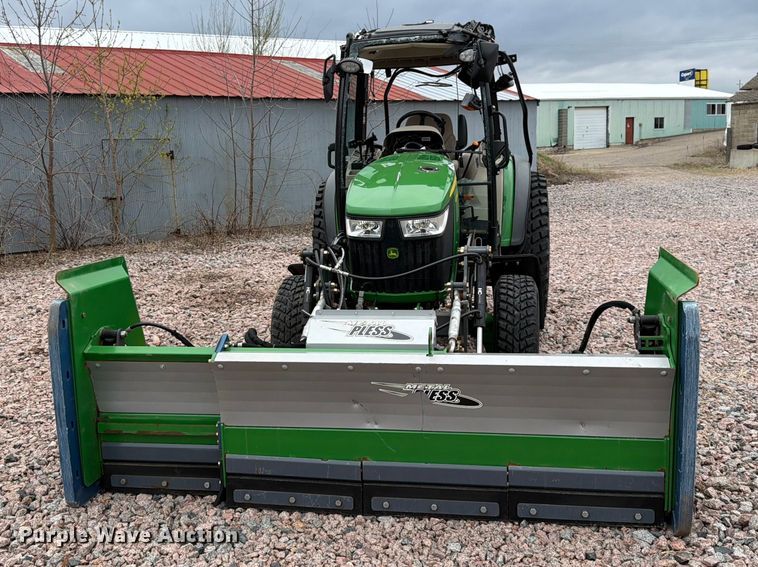 image for item YA3167 2022 John Deere 4066R MFWD tractor