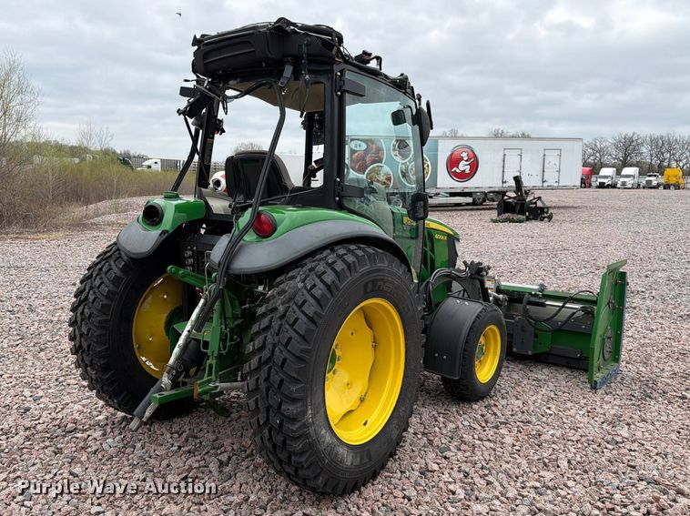 image for item YA3167 2022 John Deere 4066R MFWD tractor